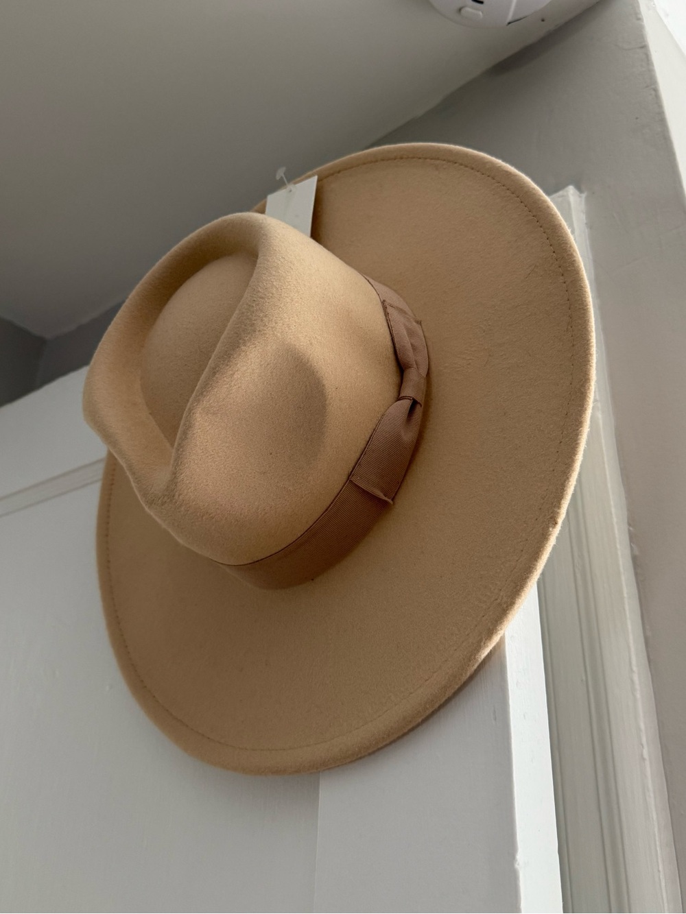 NWT forever 21 Wide Brim Felt Fedora Hat - Camel